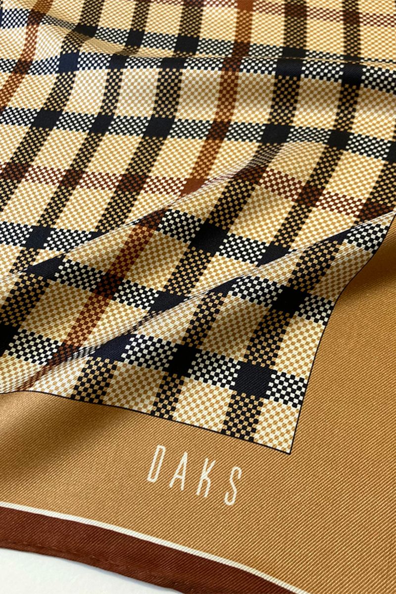 新品同様 新品 半額以下 DAKS シルクスカーフ ストール/スヌード