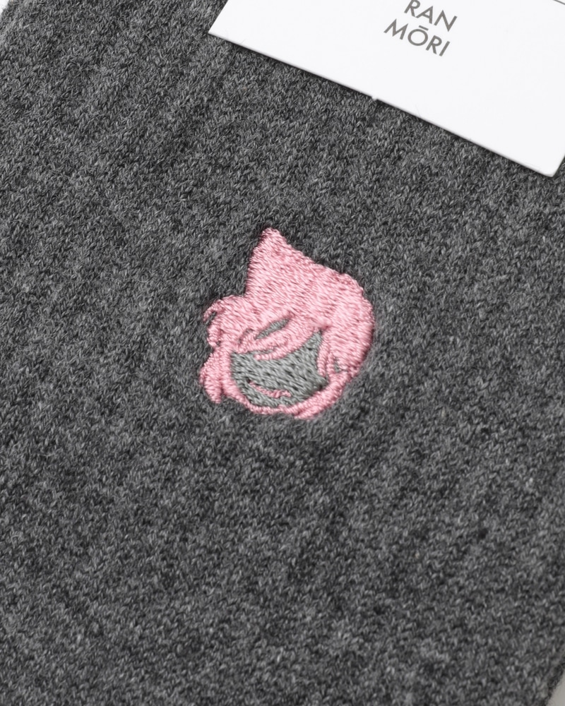 「DAKS」&times;『名探偵コナン』ワンポイント刺繍ソックス 詳細画像 グレー(毛利蘭)